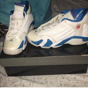 JORDAN Retro 14 size 5 Y